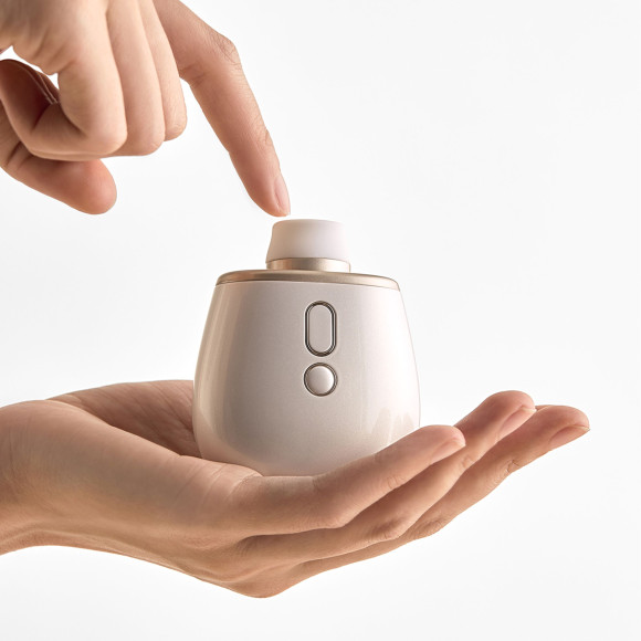 Элегантный стимулятор с вакуумом и микротоками Aromia Элегантный стимулятор с вакуумом и микротоками Aromia