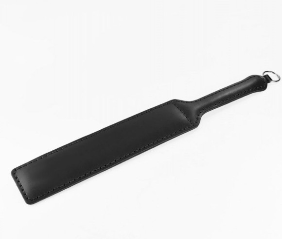 Черная гладкая шлепалка  Макси  - 50 см.