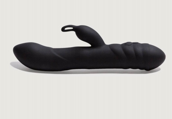 Черный вибратор с клиторальным стимулятором Twister - 23 см. Черный вибратор с клиторальным стимулятором Twister - 23 см.