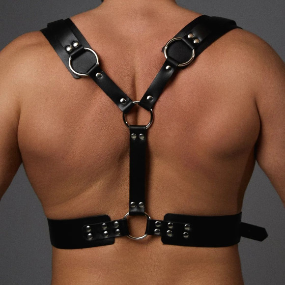 Черная кожаная мужская портупея с регулируемыми ремешками Черная кожаная мужская портупея с регулируемыми ремешками