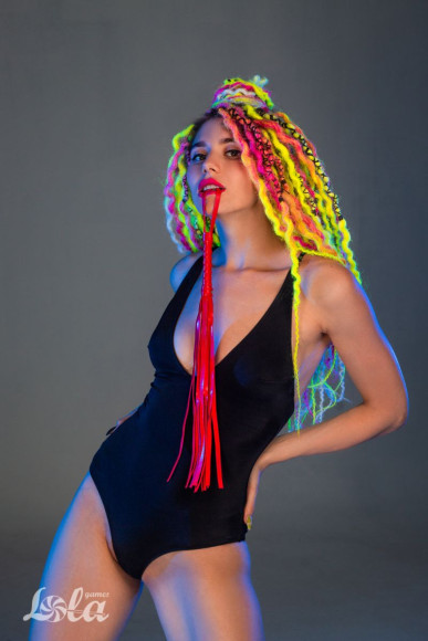 Красная плеть Party Hard Risque - 63,5 см. Красная плеть Party Hard Risque - 63,5 см.