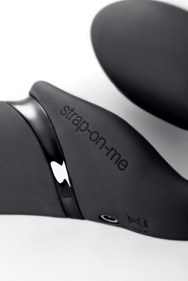 Черный безремневой вибрострапон Silicone Bendable Strap-On - size M Черный безремневой вибрострапон Silicone Bendable Strap-On - size M