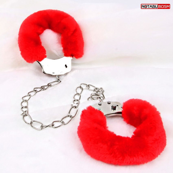 Металлические оковы с мягкой красной опушкой Металлические оковы с мягкой красной опушкой