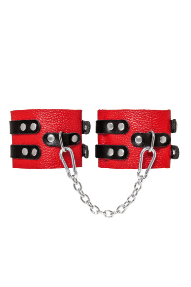 Красно-черные мягкие оковы с двумя ремешками с люверсами Красно-черные мягкие оковы с двумя ремешками с люверсами