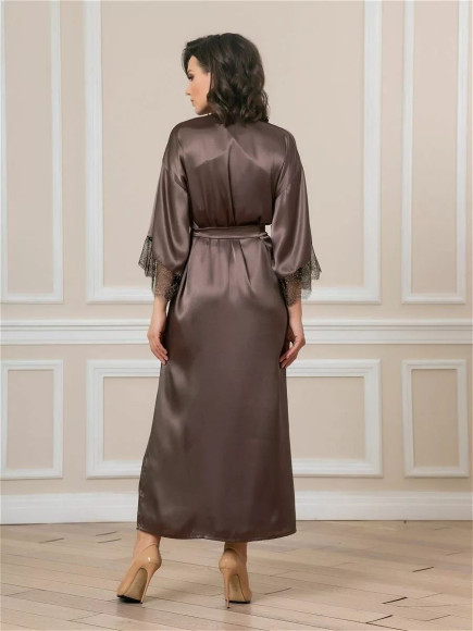 Длинный халат на поясе из искусственного шелка Длинный халат на поясе из искусственного шелка