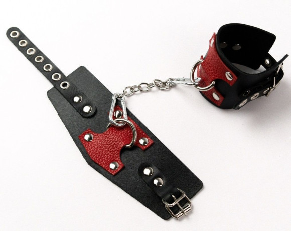 Черные кожаные оковы с красными вставками Черные кожаные оковы с красными вставками