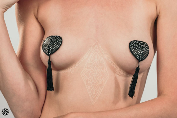 Черные пэстисы-сердечки Evans с кисточками и стразами Черные пэстисы-сердечки Evans с кисточками и стразами