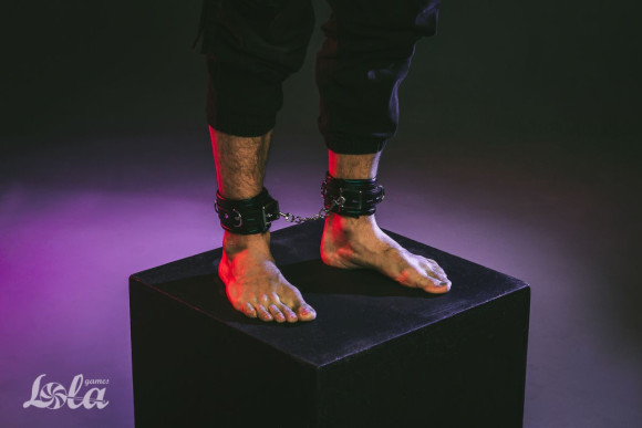 Черные оковы Amazea Черные оковы Amazea