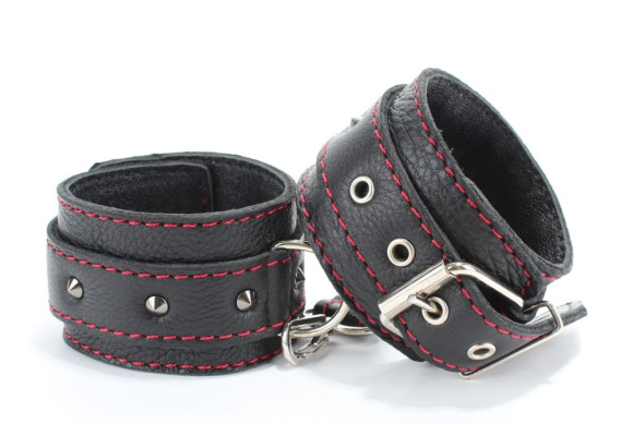 Черные наручники из натуральной кожи с контрастной строчкой Черные наручники из натуральной кожи с контрастной строчкой