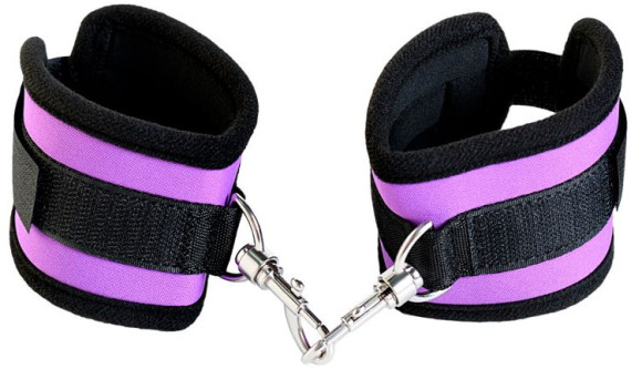 Наручники из неопрена фиолетового цвета Наручники из неопрена фиолетового цвета