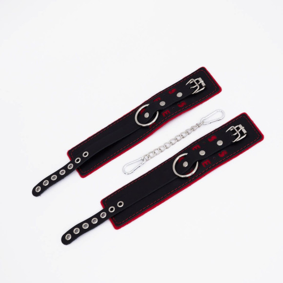 Черно-красные оковы с красной строчкой Sex Черно-красные оковы с красной строчкой Sex