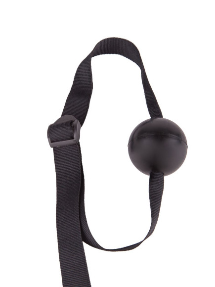 Черный кляп-шар на ремешках с пряжками Черный кляп-шар на ремешках с пряжками