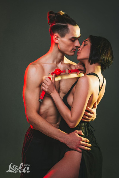 Красный кляп-шарик Firecracker Красный кляп-шарик Firecracker