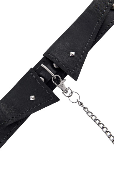 Черный кожаный ошейник-воротник с поводком Черный кожаный ошейник-воротник с поводком